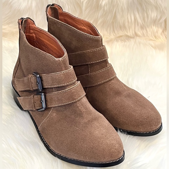 NWOT-Eight Second Angel Booties-Sz 8-Tan - Picture 3 of 12